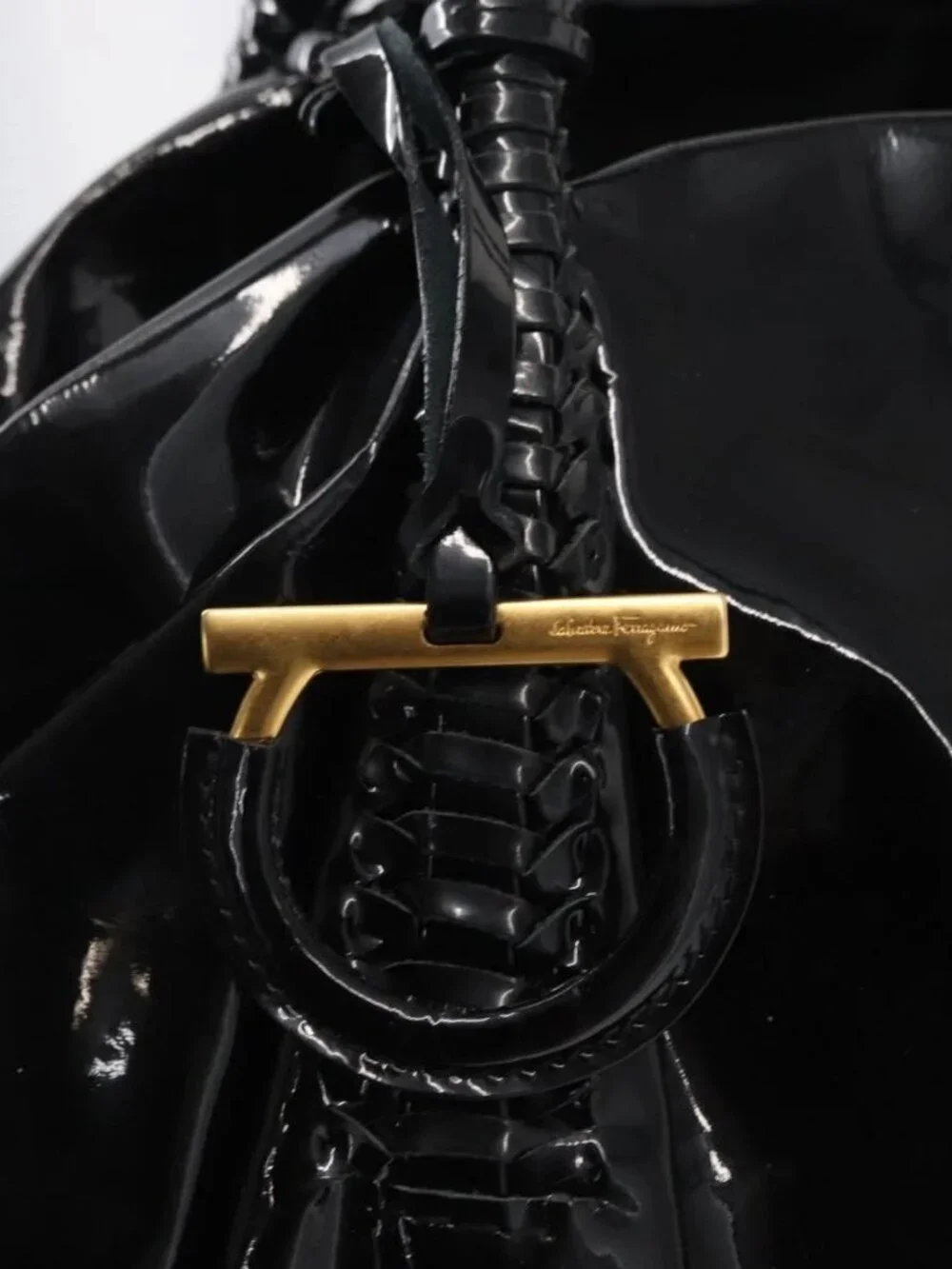 Salvatore Ferragamo Gancini Tote Bag Patent leather Black Gold Auth BA9545